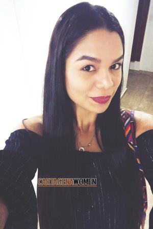176528 - Laura Age: 38 - Colombia